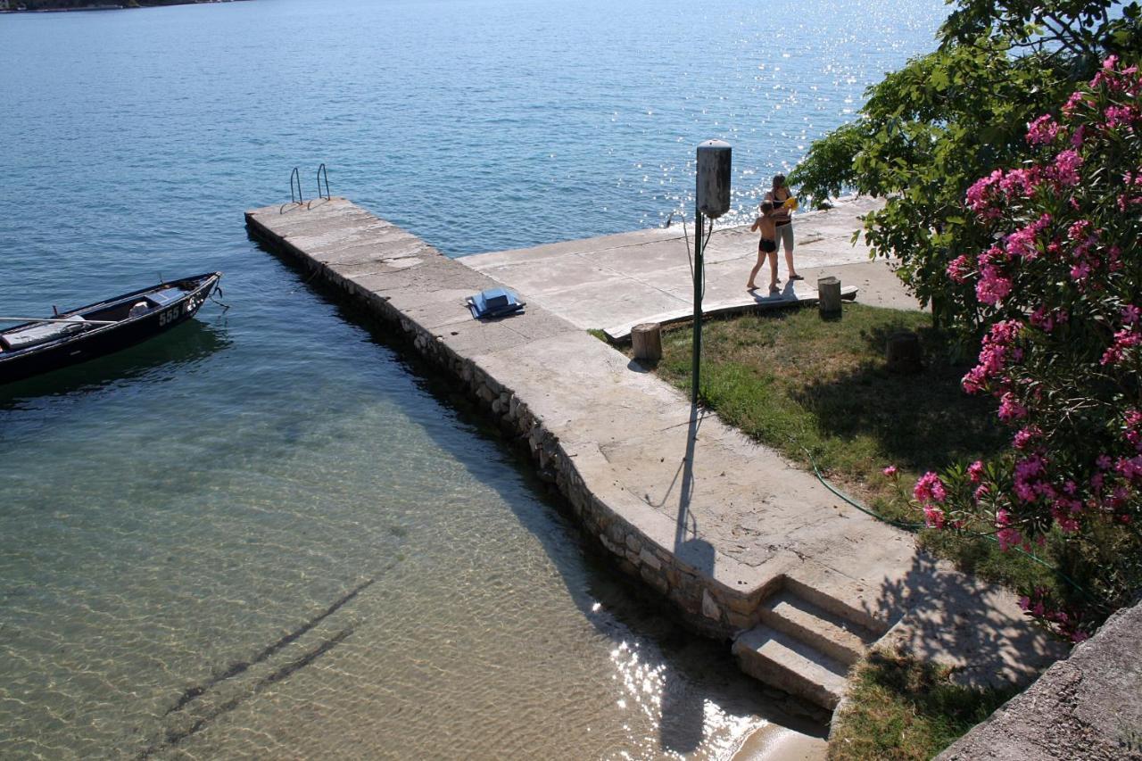 Apartments And Rooms By The Sea Supetarska Draga - Gornja, Rab - 11579 المظهر الخارجي الصورة