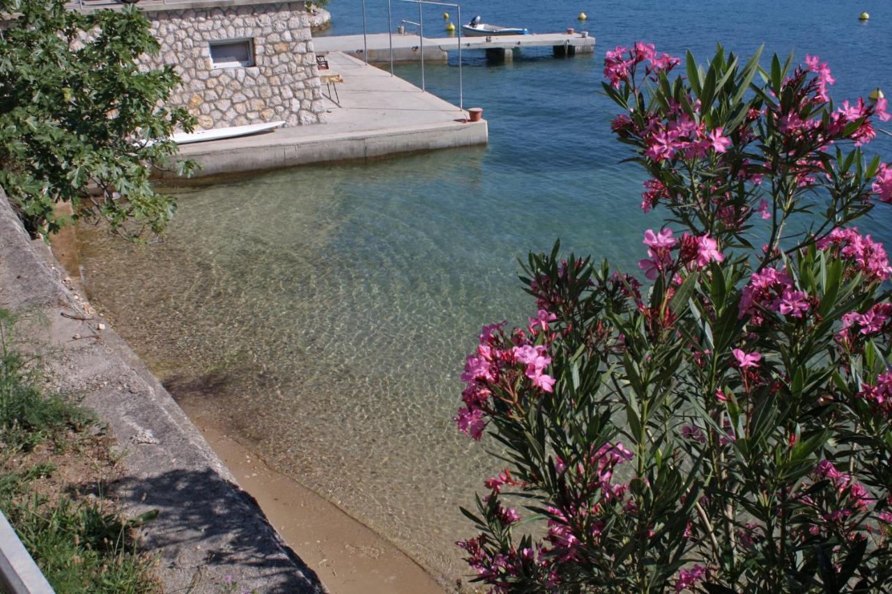 Apartments And Rooms By The Sea Supetarska Draga - Gornja, Rab - 11579 المظهر الخارجي الصورة
