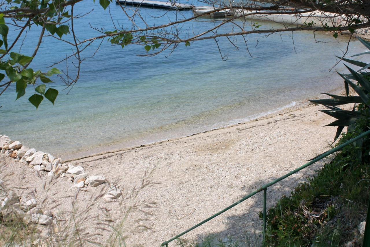 Apartments And Rooms By The Sea Supetarska Draga - Gornja, Rab - 11579 المظهر الخارجي الصورة