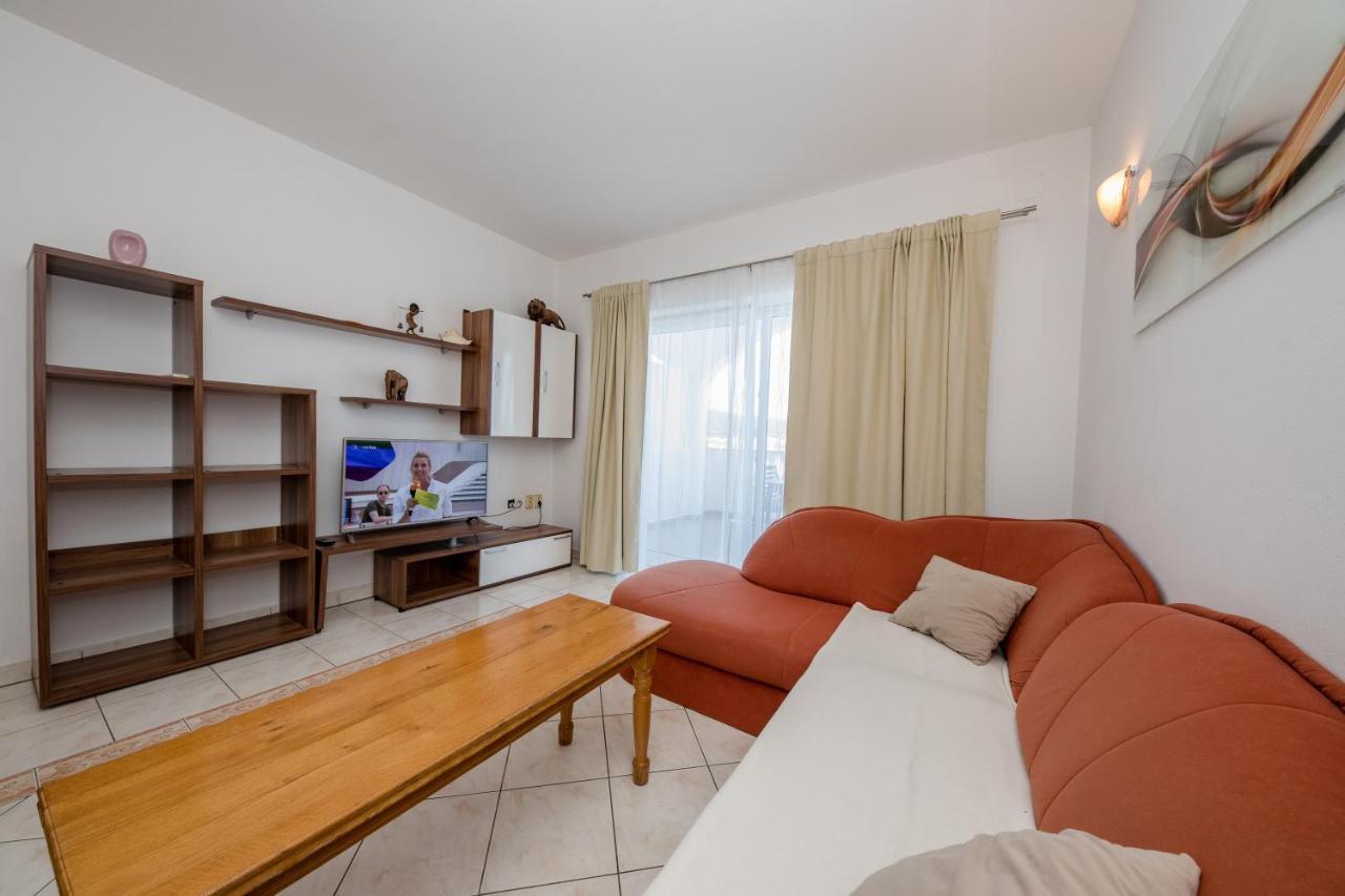 Apartments And Rooms By The Sea Supetarska Draga - Gornja, Rab - 11579 المظهر الخارجي الصورة