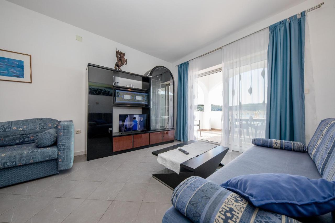 Apartments And Rooms By The Sea Supetarska Draga - Gornja, Rab - 11579 المظهر الخارجي الصورة
