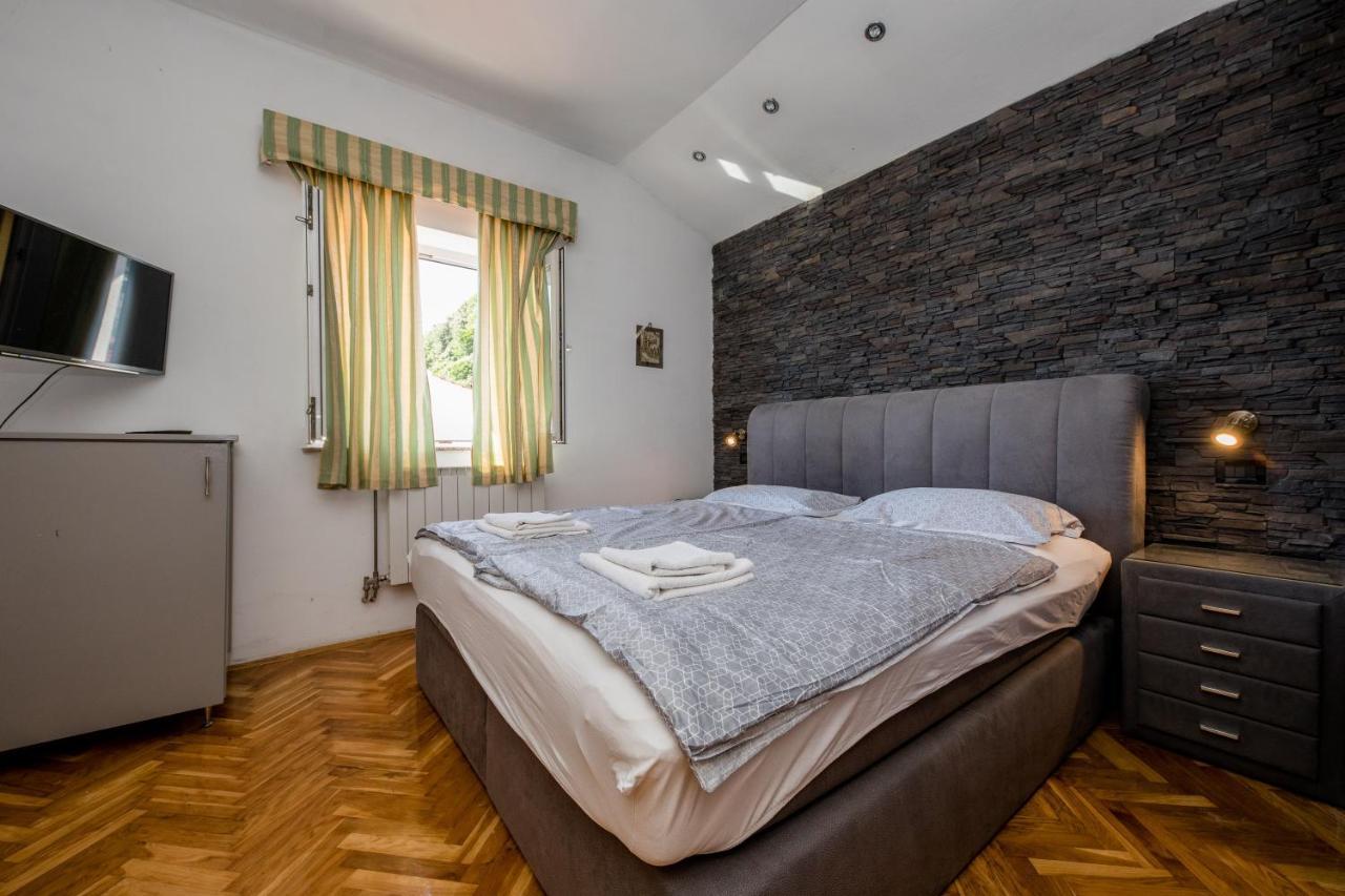 Apartments And Rooms By The Sea Supetarska Draga - Gornja, Rab - 11579 المظهر الخارجي الصورة