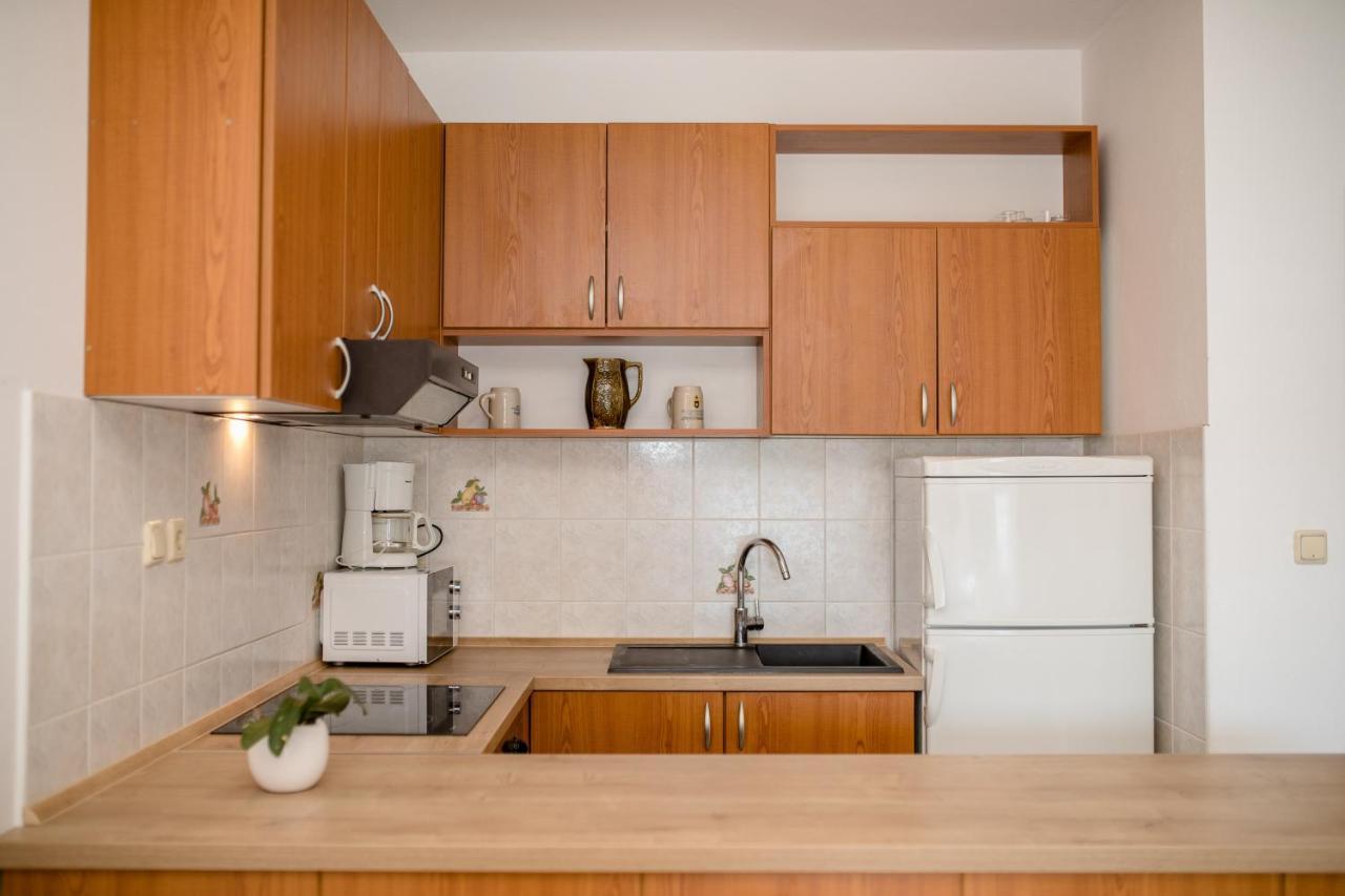 Apartments And Rooms By The Sea Supetarska Draga - Gornja, Rab - 11579 المظهر الخارجي الصورة