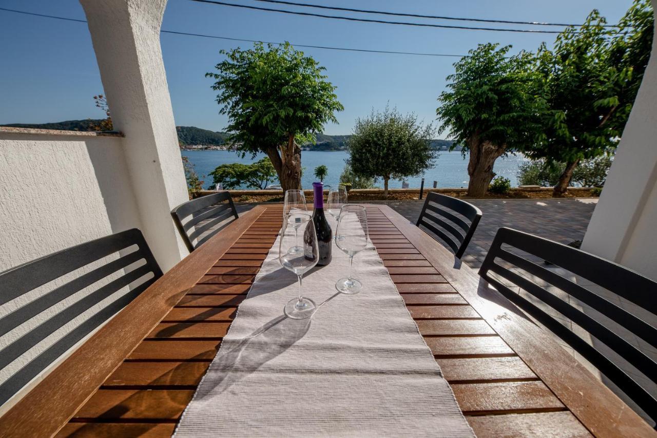 Apartments And Rooms By The Sea Supetarska Draga - Gornja, Rab - 11579 المظهر الخارجي الصورة