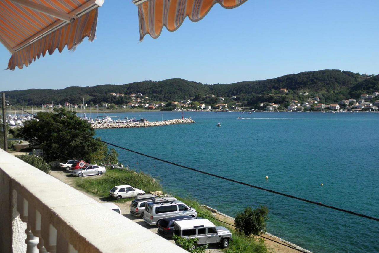 Apartments And Rooms By The Sea Supetarska Draga - Gornja, Rab - 11579 المظهر الخارجي الصورة