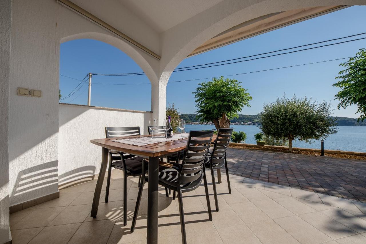 Apartments And Rooms By The Sea Supetarska Draga - Gornja, Rab - 11579 المظهر الخارجي الصورة