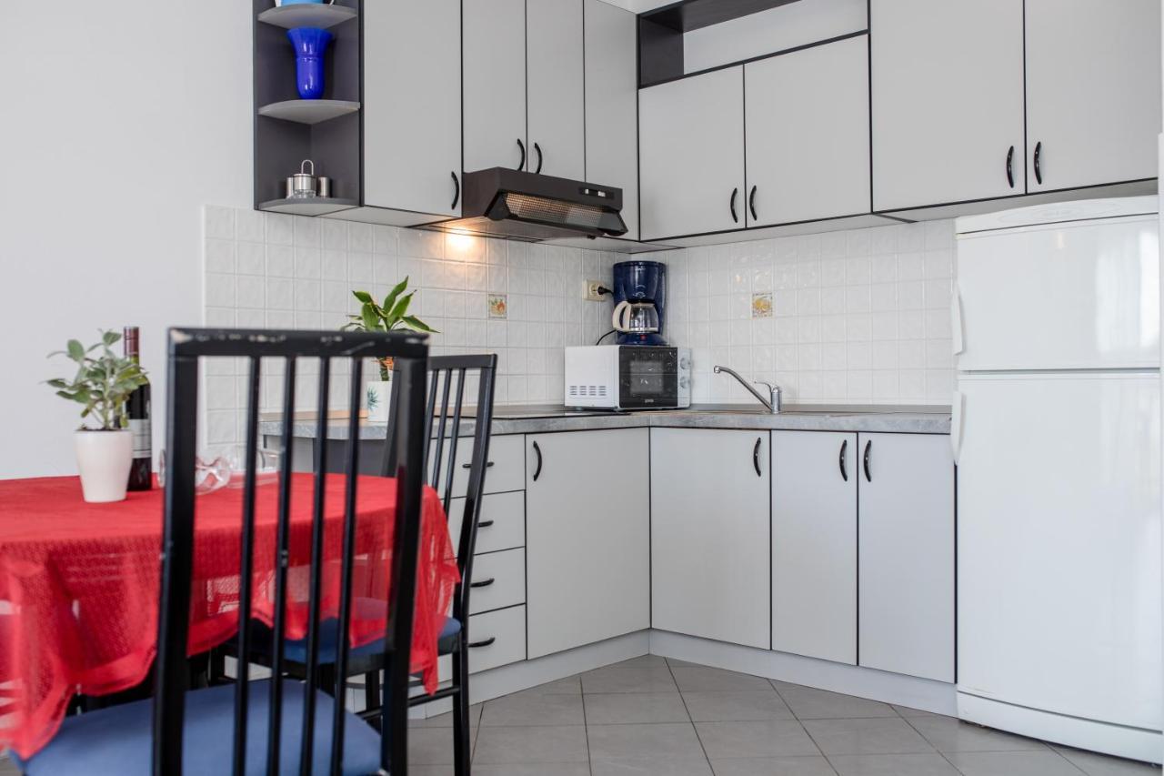 Apartments And Rooms By The Sea Supetarska Draga - Gornja, Rab - 11579 المظهر الخارجي الصورة