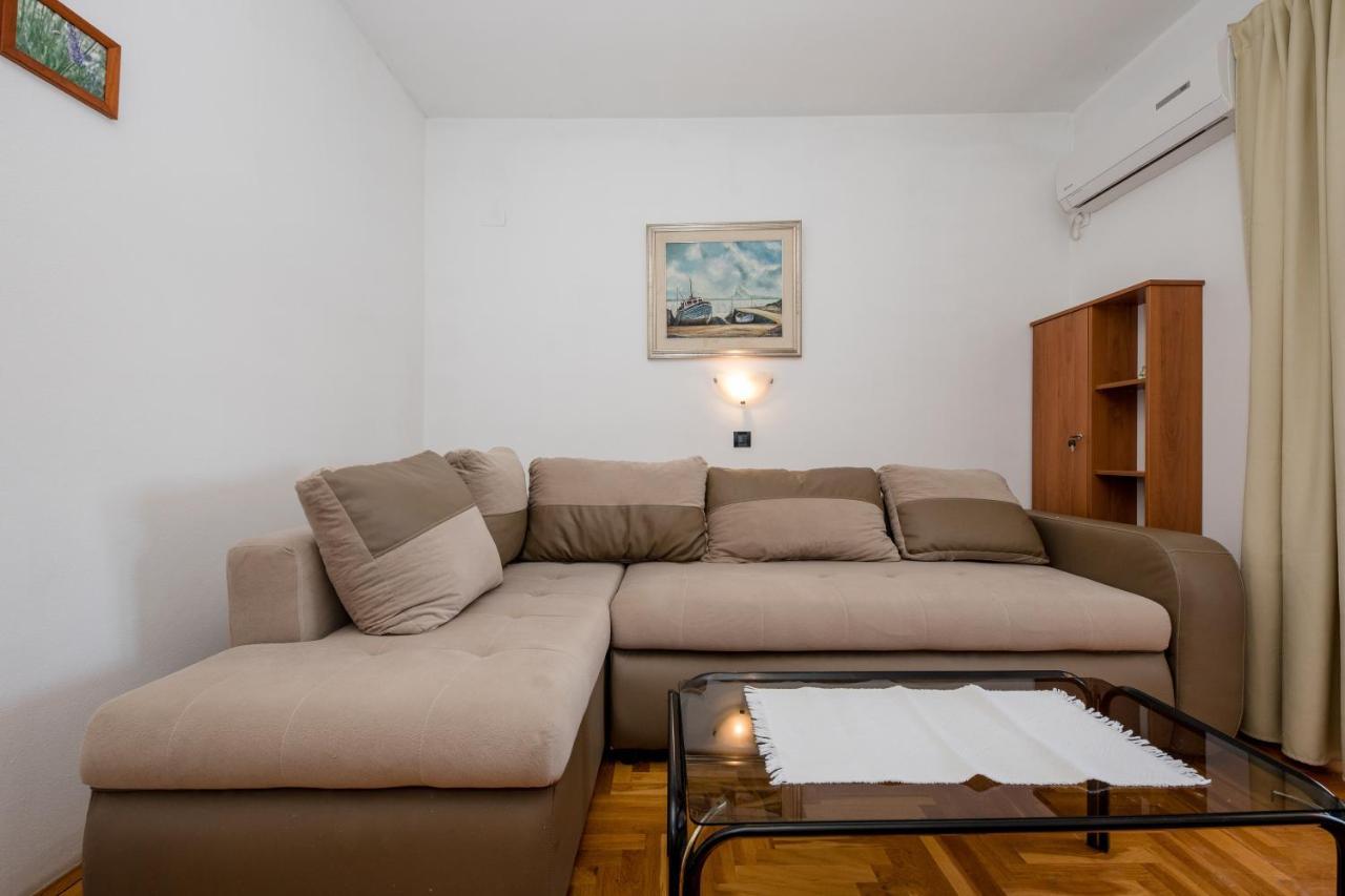 Apartments And Rooms By The Sea Supetarska Draga - Gornja, Rab - 11579 المظهر الخارجي الصورة