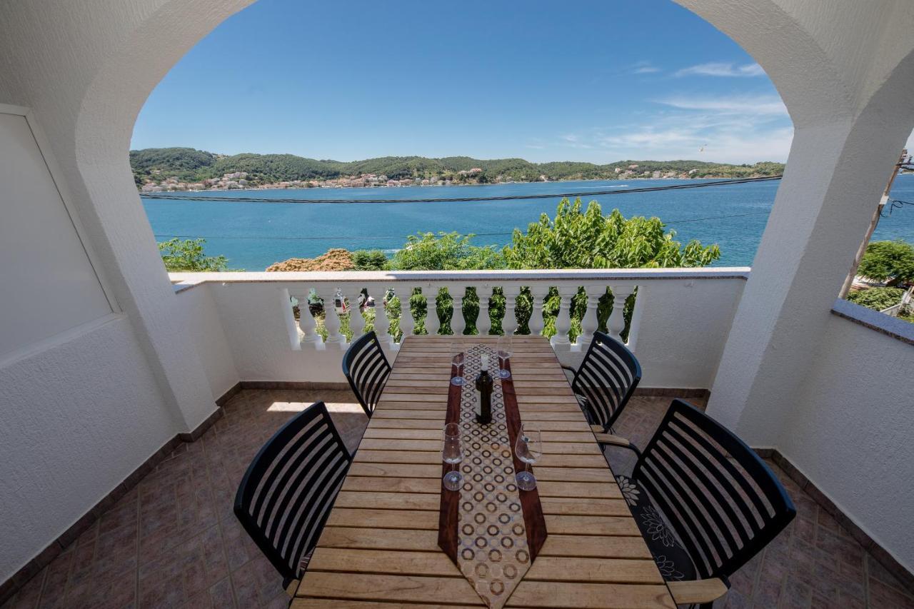 Apartments And Rooms By The Sea Supetarska Draga - Gornja, Rab - 11579 المظهر الخارجي الصورة