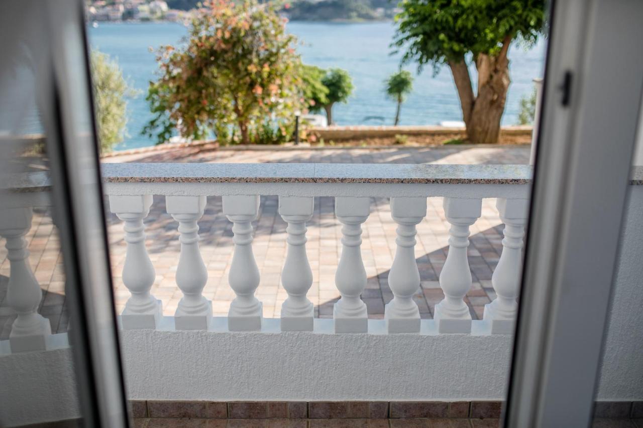 Apartments And Rooms By The Sea Supetarska Draga - Gornja, Rab - 11579 المظهر الخارجي الصورة