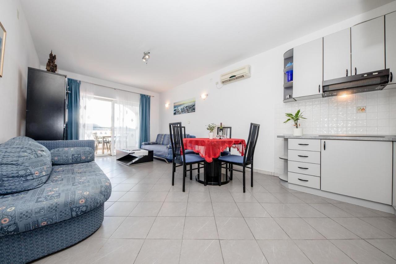 Apartments And Rooms By The Sea Supetarska Draga - Gornja, Rab - 11579 المظهر الخارجي الصورة