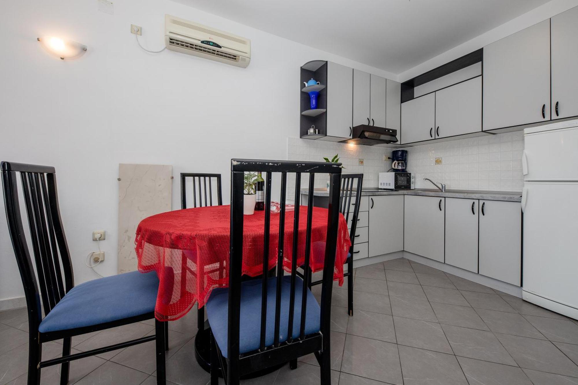 Apartments And Rooms By The Sea Supetarska Draga - Gornja, Rab - 11579 الغرفة الصورة