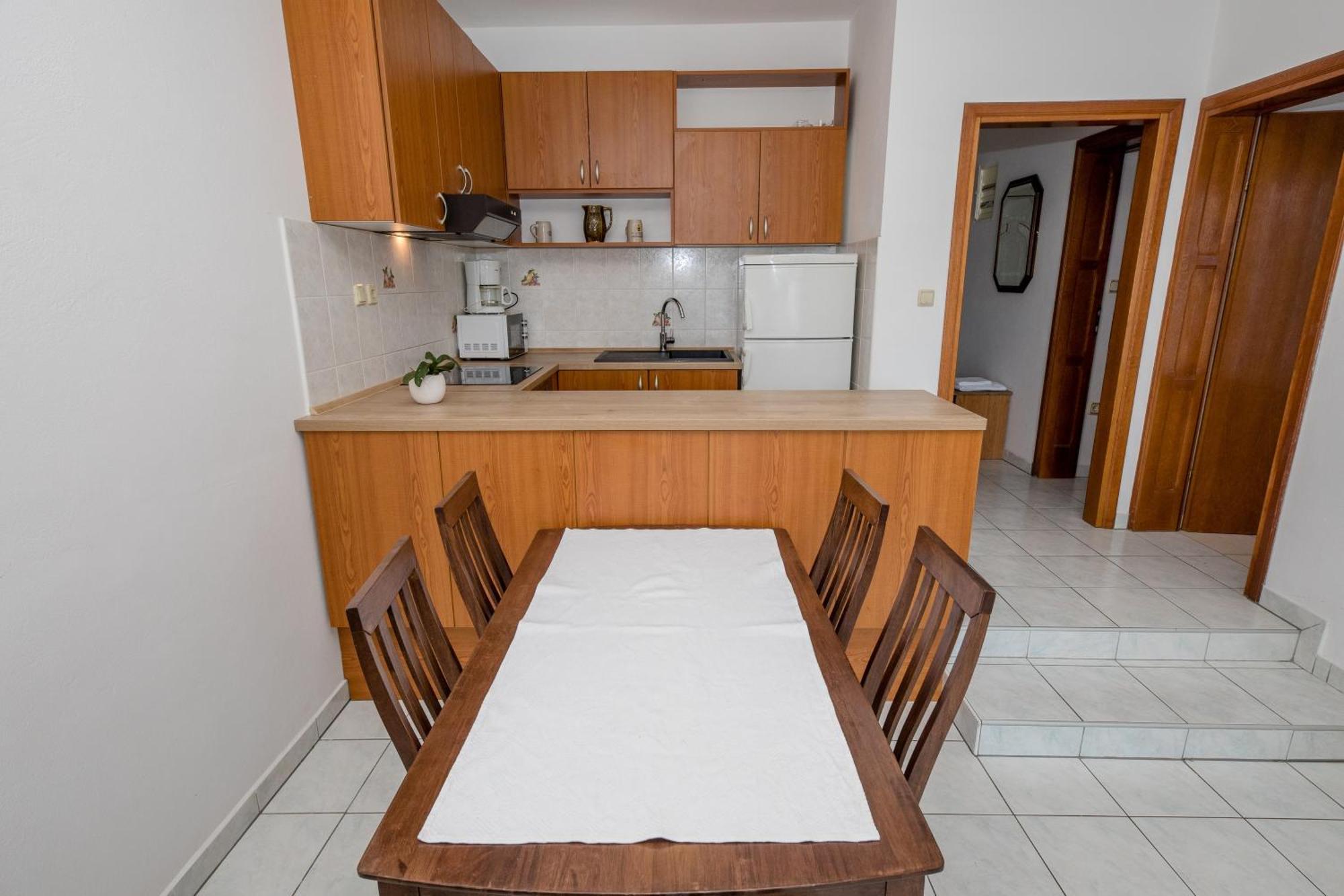 Apartments And Rooms By The Sea Supetarska Draga - Gornja, Rab - 11579 الغرفة الصورة